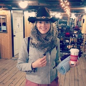 Meet your Posher, Jennifer